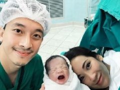 泰国前总理他信家族孙辈第一个男孩出生 取名Wakin