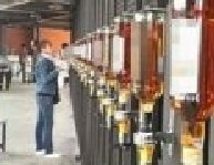 泰国清莱军警严打无限制续酒酒吧及自助餐