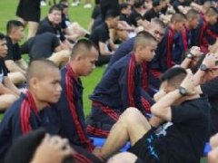 泰国陆军对军官进行测试 肥胖腰围超标或将被调动