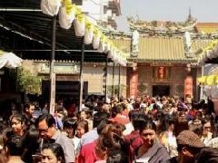 2017春节入寺祈福 泰民众更爱中国寺庙