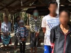 泰国38名艾滋病患者生活悲惨 住坟场、准备橡胶轮胎焚烧尸体