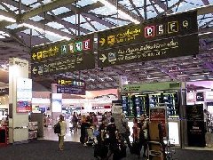 中国公民须遵守泰国携带烟酒入境的规定 最多可以带多少烟和酒？
