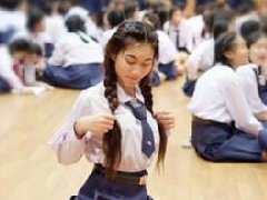 泰国除了美丽变性人妖 还有性感高中生!