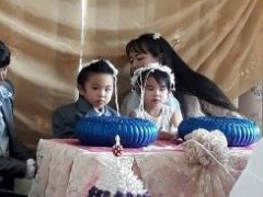 奇葩风俗：清迈4岁龙凤胎办结婚驱厄运