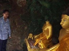 泰国春蓬府百年佛像佛头掉落 警方已介入调查
