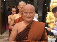 泰男子中彩票3000万后妻离子散 最终出家劝阻人们莫因贪心而迷失