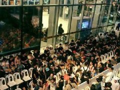 泰国人也迷奢侈品 曼谷排长队抢购LV