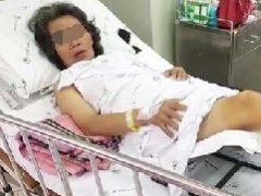 泰国大妈去按摩 一不留神右腿被按骨折
