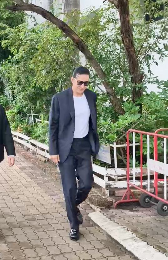 Poo驳斥庭审报道失实，与Noom首次碰面仅短暂对视