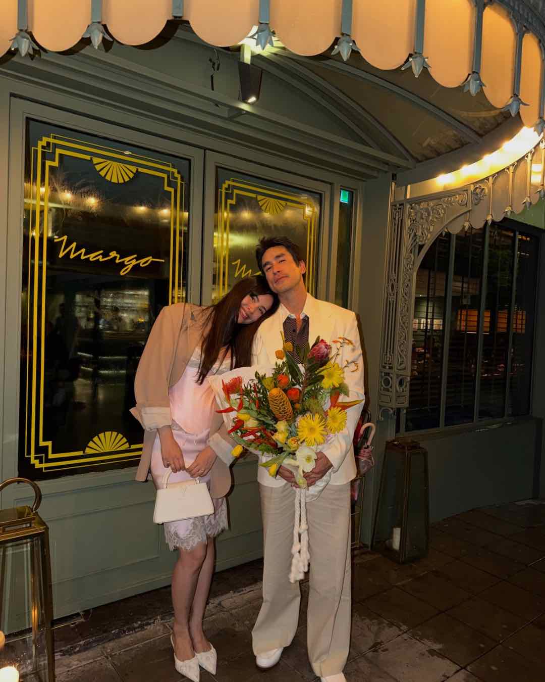 Nadech与Yaya结婚后庆祝相恋15周年，甜度依旧在线