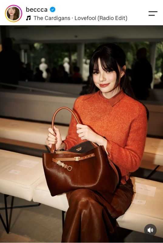 Becky亮相米兰Tod’s大秀，获国际粉丝热烈支持
